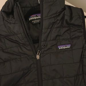 Patagonia light puffer vest!
